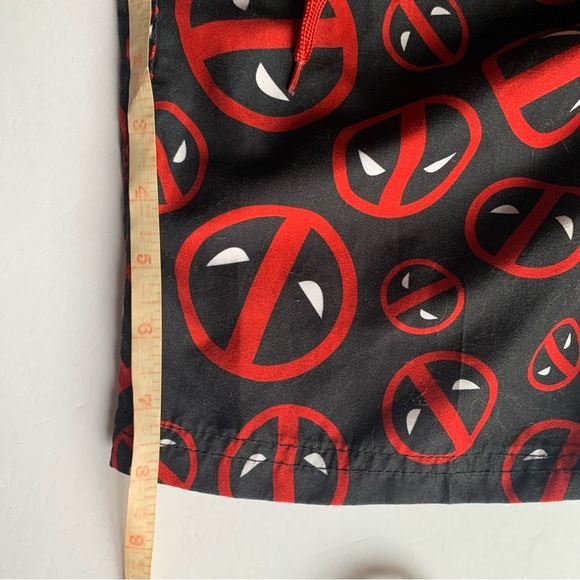 Deadpool Swim Shorts Size Small - Picture 6 of 7
